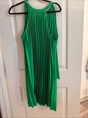 Judith March Vibrant Green Pleated Midi Dress